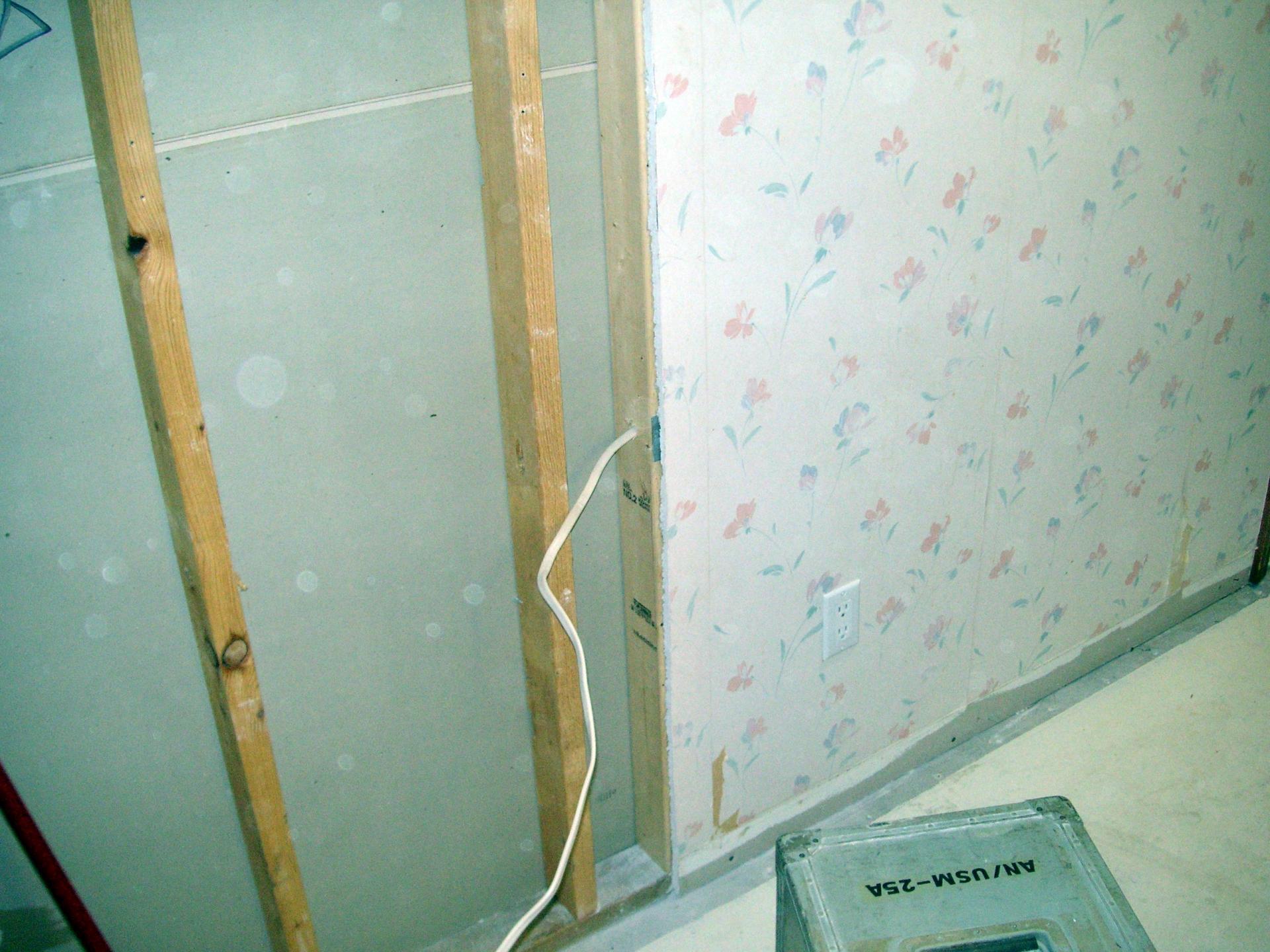 2022-05-06_Bathroom-doors_17