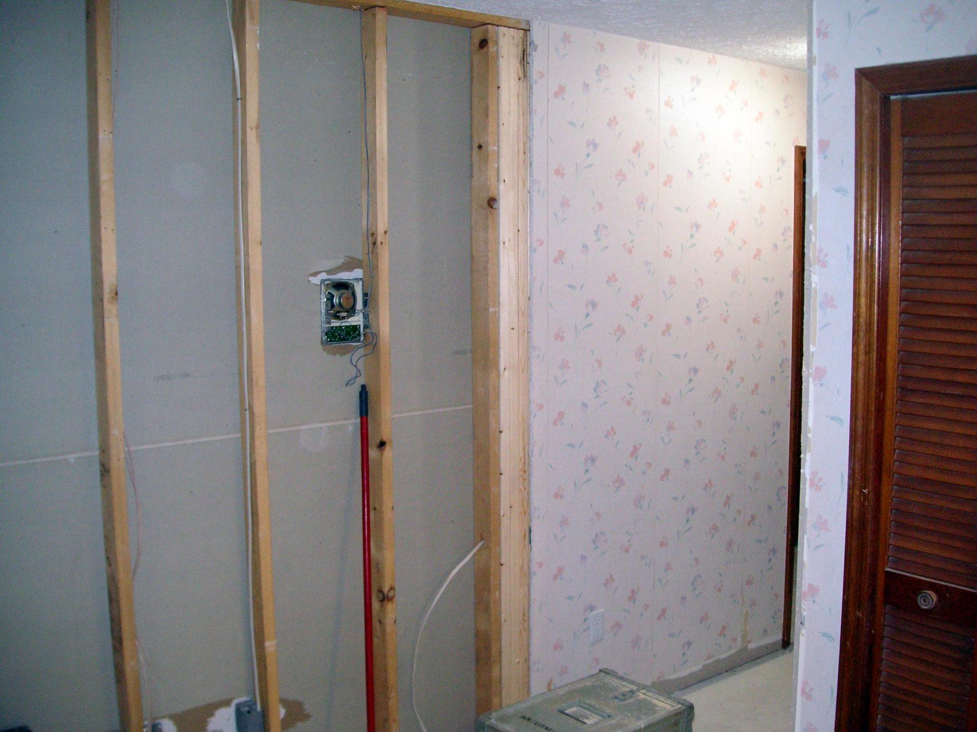 2022-05-06_Bathroom-doors_19