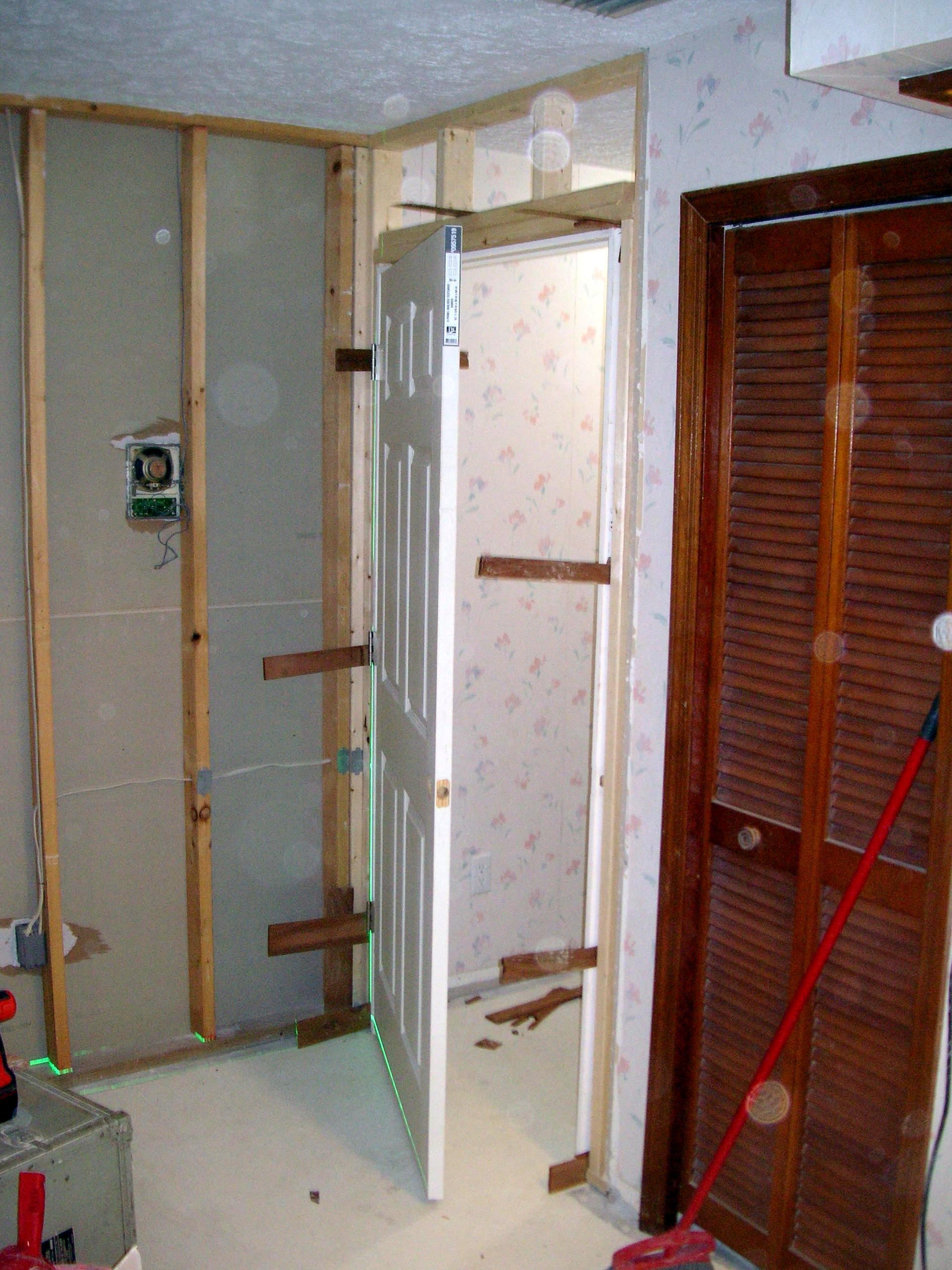 2022-05-06_Bathroom-doors_30