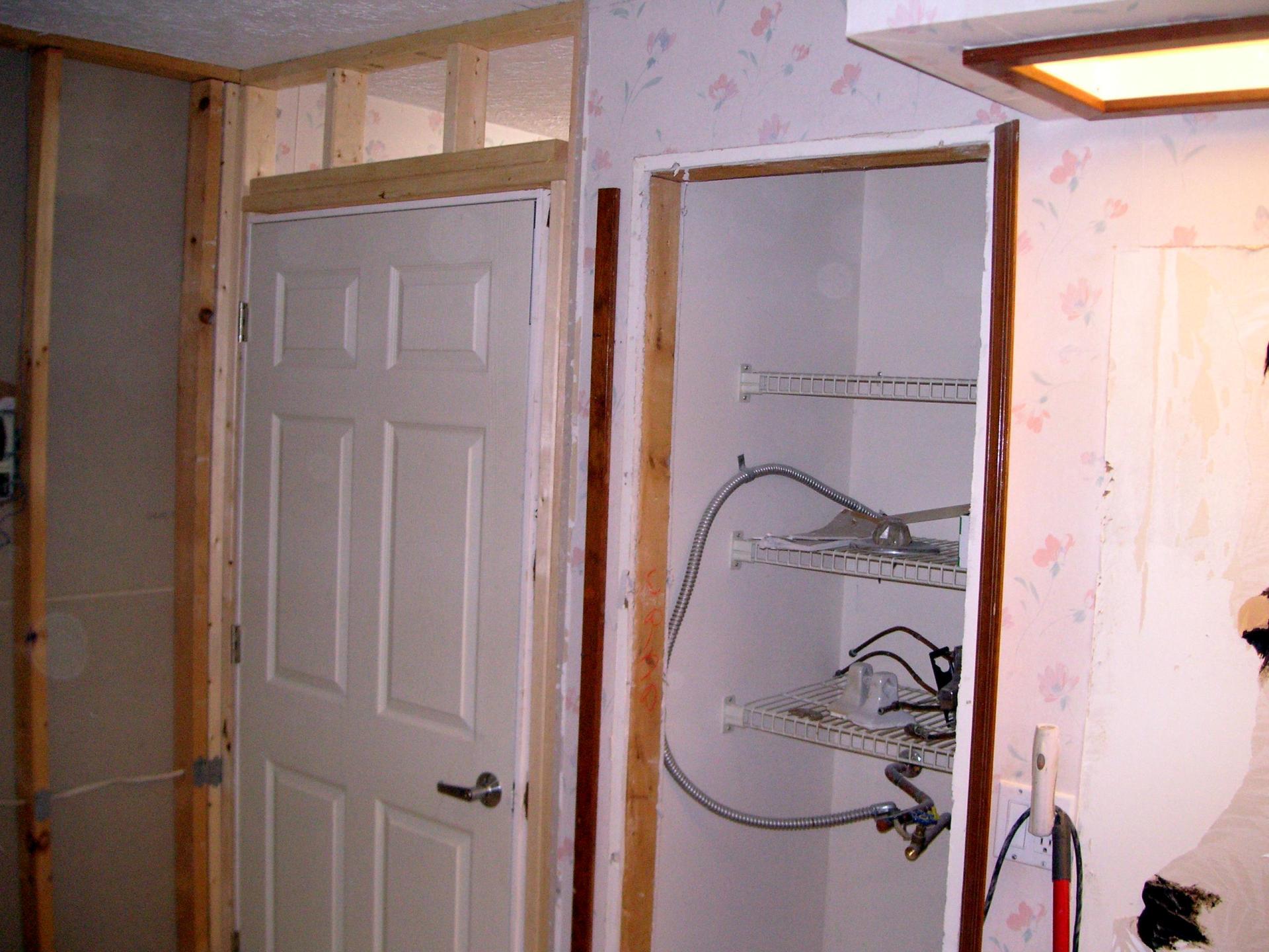 2022-05-06_Bathroom-doors_41