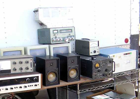 Test_equipment_stereos